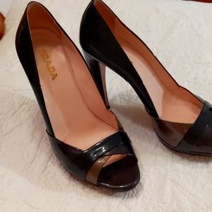 EUC Prada black green patent leather high heel peep toe shoes sz 37 size 7